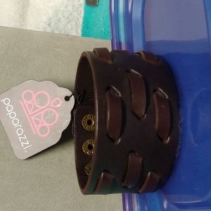 Paparazzi Men's wide brown leather cuff.